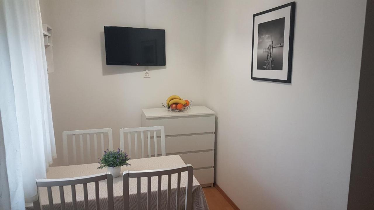 Apartmani Ab ピロヴァッツ エクステリア 写真
