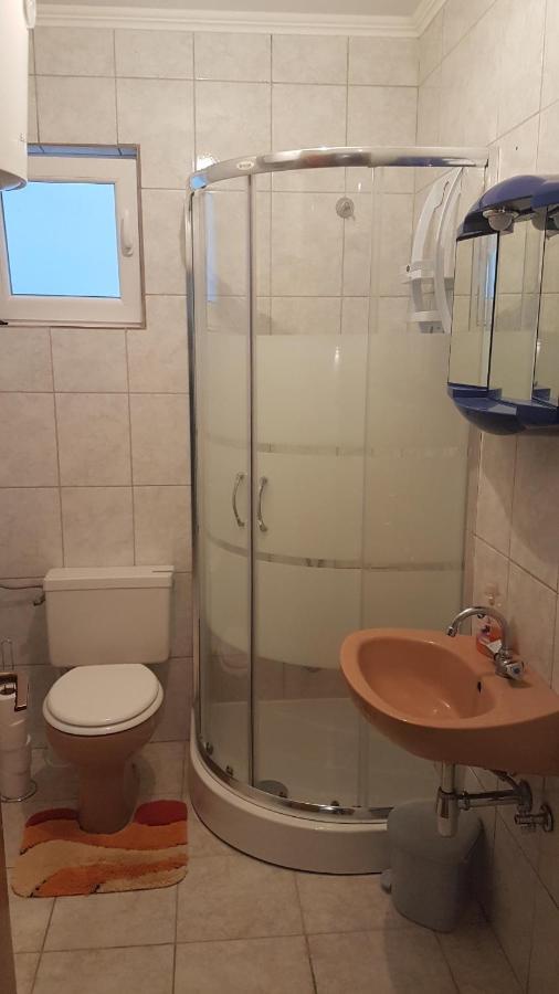 Apartmani Ab ピロヴァッツ エクステリア 写真